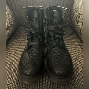 Dr. Martens Brause Rose Boots: (Size 7) Quilted Black Leather Rose Design.